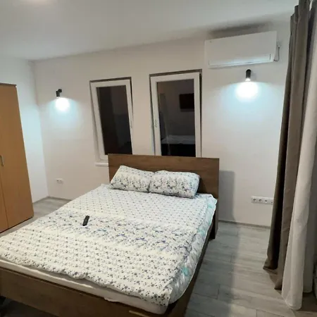 Old Town Hideaway Apartman *